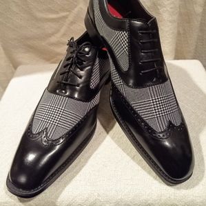 Italian Style two-tone wingtips by Sio